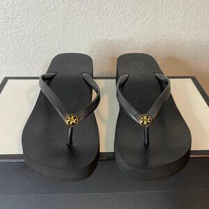 Tory Burch Wedge Thong Flip Flops Sandal Slip On Gold Logo Black Women's Sz 9 US